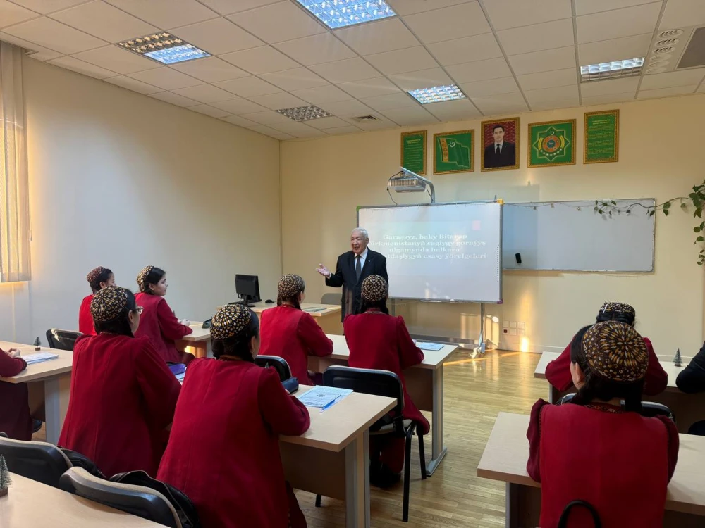 HALYPA DIPLOMATYŇ GATNAŞMAGYNDA OKUW SAPAGY GEÇIRILDI